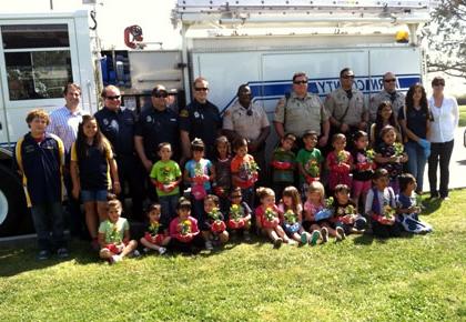 Buttonwillow Unified School students plant flowers on Earth Day